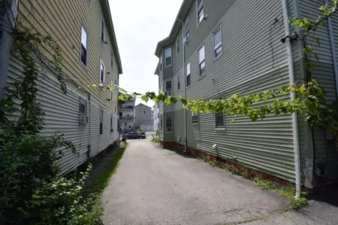 Exterior - 6 Pelham St, Worcester, MA 01609 photo 6 of 8