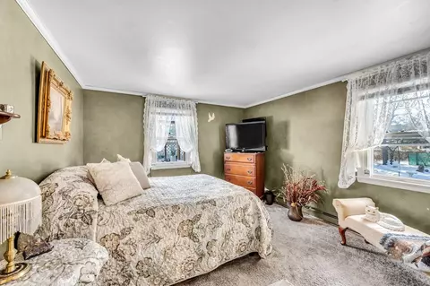 Bedroom - 236 Glenoak Dr, Springfield, MA 01128 photo 1 of 3