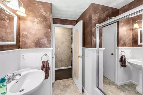 Bath - 236 Glenoak Dr, Springfield, MA 01128 photo 2 of 2