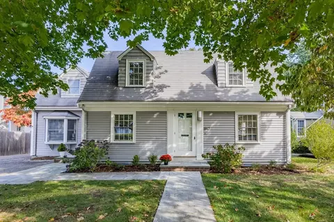 510 Webster St, Needham, MA 02492