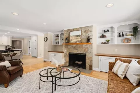 Living - 11 Wyncrest Cir, Andover, MA 01810 photo 5 of 6