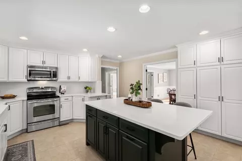Kitchen - 11 Wyncrest Cir, Andover, MA 01810 photo 2 of 4