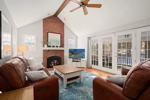 43 Ashley Pl, Reading, MA 01867 photo 8