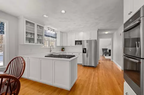 43 Ashley Pl, Reading, MA 01867 photo 6