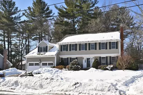 43 Ashley Pl, Reading, MA 01867 photo 2