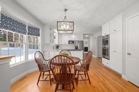 43 Ashley Pl, Reading, MA 01867 photo 7