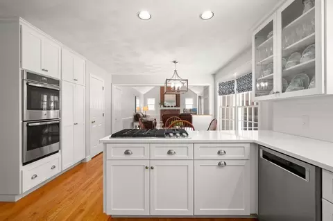 43 Ashley Pl, Reading, MA 01867 photo 5