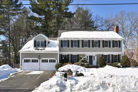 43 Ashley Pl, Reading, MA 01867