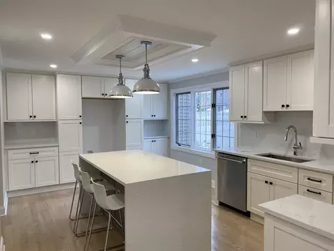 19 Oakland Ave #19, Needham, MA 02492