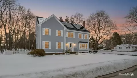 95 Colgate Dr, North Andover, MA 01845