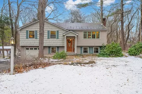122 Forest St, North Andover, MA 01845