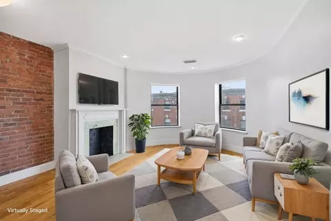 111 Gainsborough St #404, Boston, MA 02115