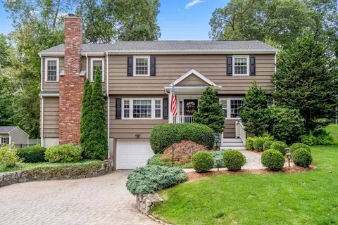 7 Carolyn Ter, Southborough, MA 01772