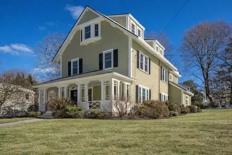28 Green St, Needham, MA 02492