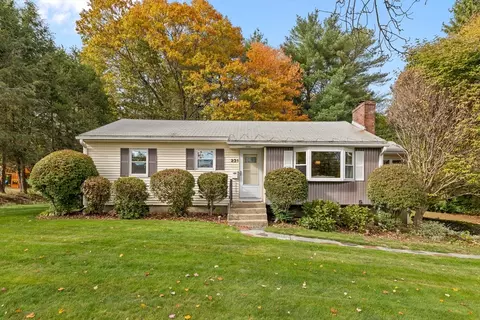 231 Central St, Framingham, MA 01701
