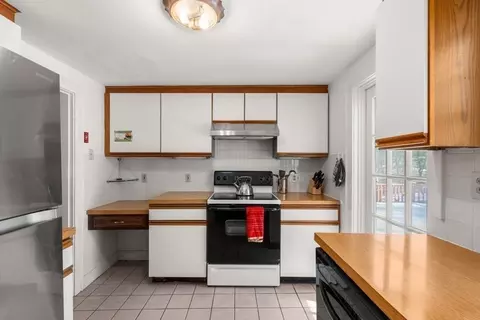 150 Laurel Dr, Needham, MA 02492 photo 6
