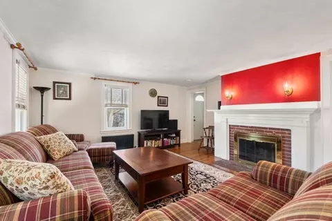 150 Laurel Dr, Needham, MA 02492 photo 2