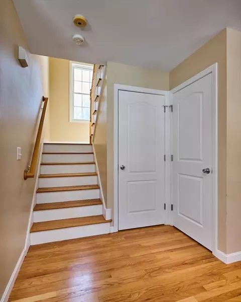 6 Wilton Rd, Easthampton, MA 01027 photo 16