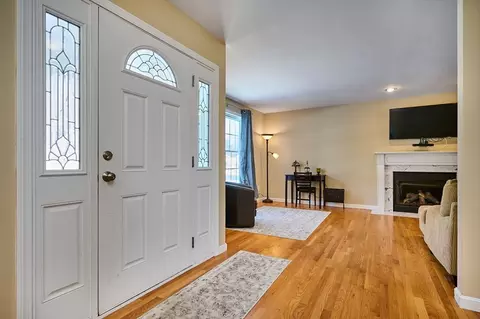 6 Wilton Rd, Easthampton, MA 01027 photo 4