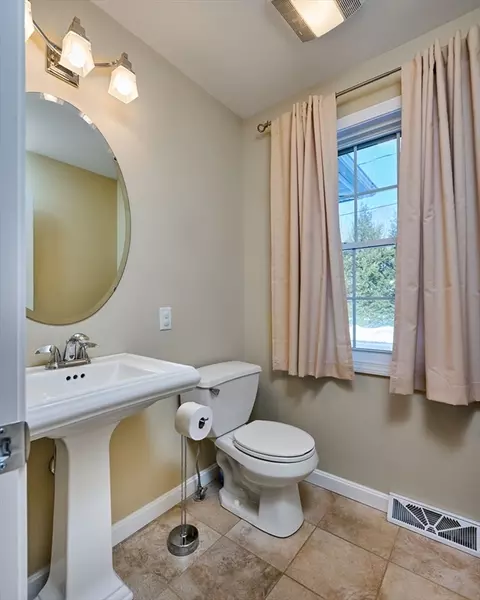 6 Wilton Rd, Easthampton, MA 01027 photo 14