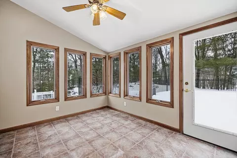 86 Hunter Rd, Uxbridge, MA 01569 photo 9