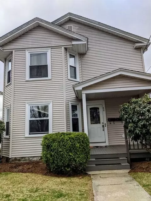 88 Crescent St, Franklin, MA 02038