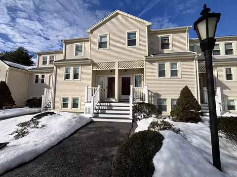 8 Lamplighter Ln #8, Easton, MA 02375