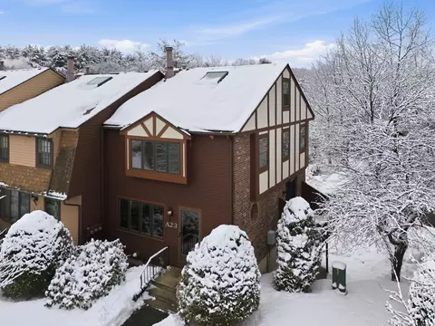 23 Scotty Hollow Dr #23A, Chelmsford, MA 01863