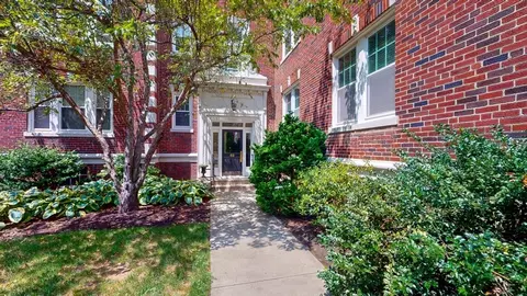 52 Babcock #1, Brookline, MA 02446