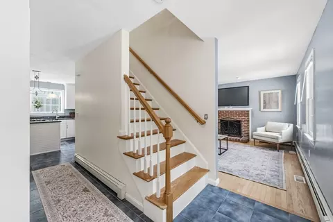 Entry Way - 5 Post Rd, Foxboro, MA 02035 photo 2 of 4
