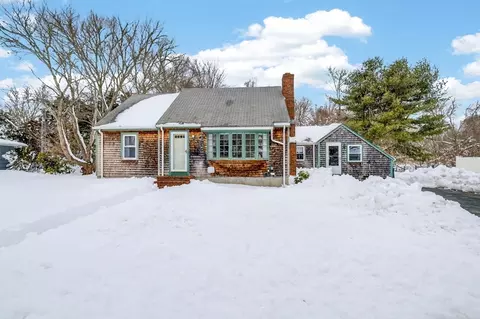 21 George St, Dartmouth, MA 02748