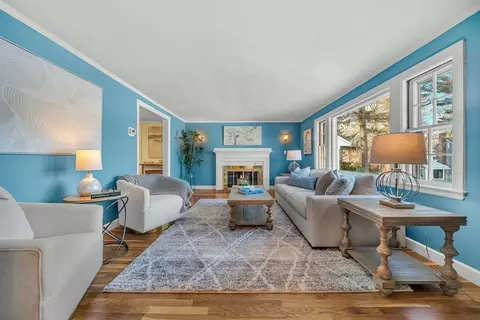 60 Sutton Rd, Needham, MA 02492 photo 2