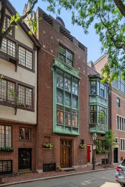 32 Lime St, Boston, MA 02108
