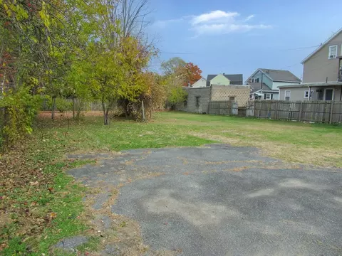 349 Walnut St, Springfield, MA 01105 photo 5