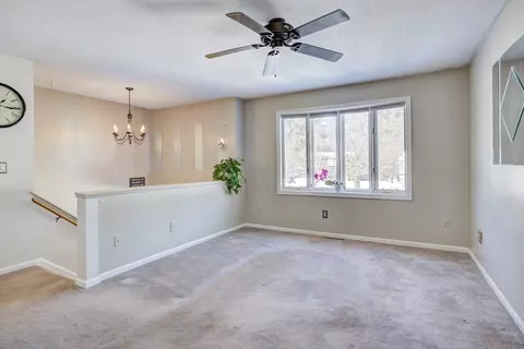 43 Marmon Ct, Springfield, MA 01129 photo 4