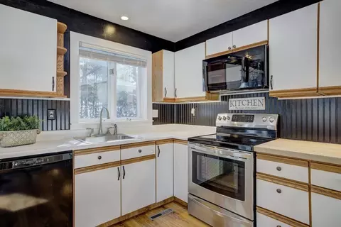 43 Marmon Ct, Springfield, MA 01129 photo 8