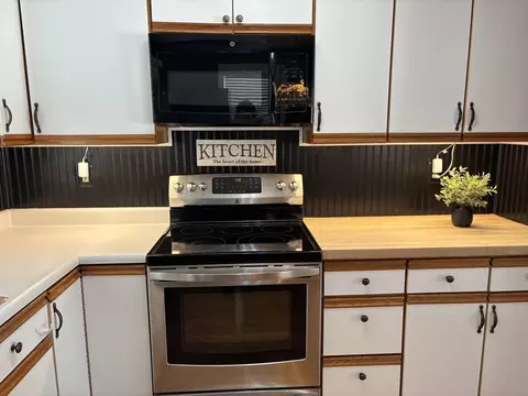 43 Marmon Ct, Springfield, MA 01129 photo 9