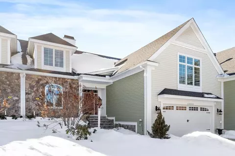 31 Crenshaw Ln #31, Andover, MA 01810