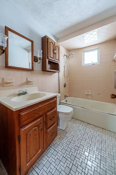 8 Apache Rd, Bellingham, MA 02019 photo 24