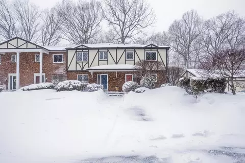 43 W Summitt St #10, South Hadley, MA 01075