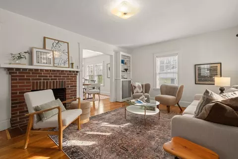 35 Maple Rd, Melrose, MA 02176 photo 2