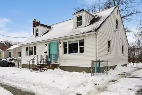9 Darrow St, Quincy, MA 02169