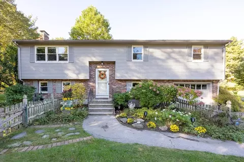 22 Greenview Dr, Holliston, MA 01746