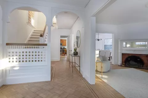 61 Toxteth St, Brookline, MA 02445 photo 3