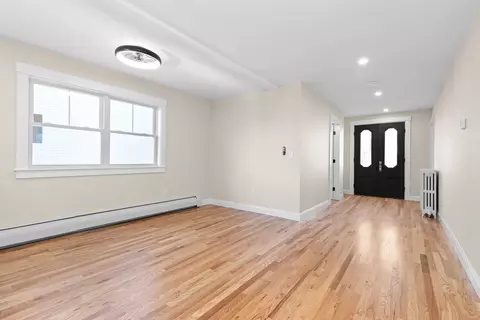 20 Beacon St, Gloucester, MA 01930 photo 5