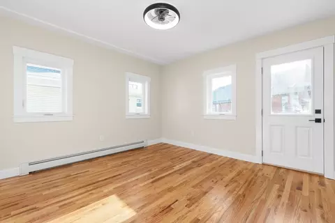 20 Beacon St, Gloucester, MA 01930 photo 27