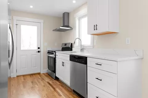 20 Beacon St, Gloucester, MA 01930 photo 24
