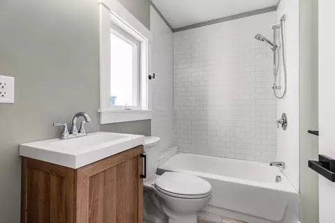 20 Beacon St, Gloucester, MA 01930 photo 28