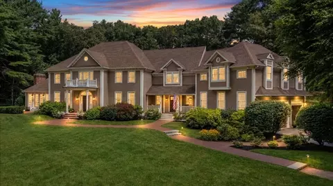 137 Lake St, Sherborn, MA 01770