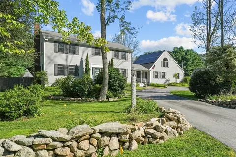 191 Hathaway Rd, Acushnet, MA 02743